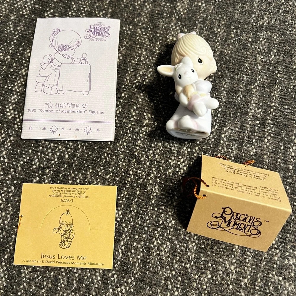 Vintage 1982 Precious Moments “Jesus Loves Me”